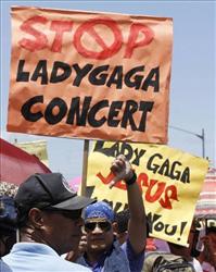 Young Christians Protest Lady Gaga in Philippines - But show will go on, says concert promoter