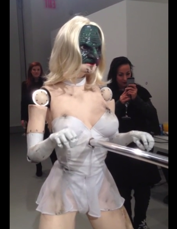 Crazy GaGa Robot Will Have You Going Gooo Gooo Gaaa Gaa…Weird, Check It Out!!