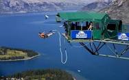 DAMN! Tourist’s bungee cord snaps!